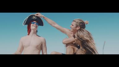 Carry Me (feat. Julia Michaels)