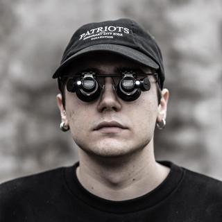 DH