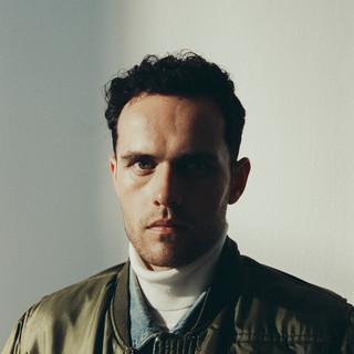JR