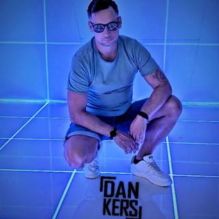 DK