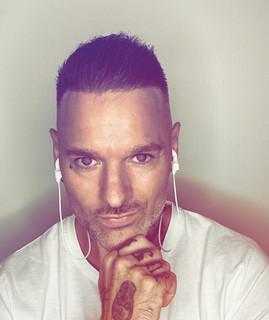 DJ