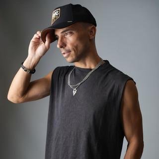 JR