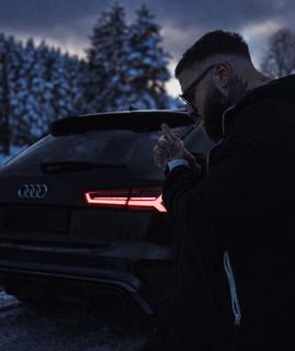 YV