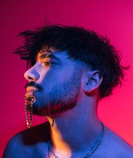 V