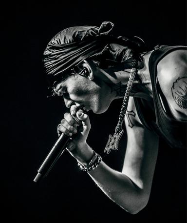 L