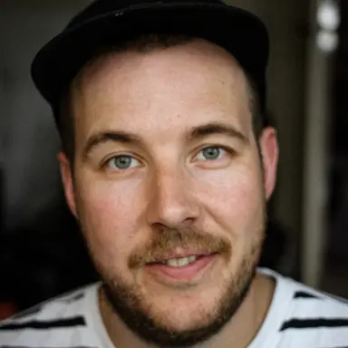 EM