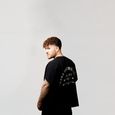 JE